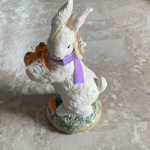 MARK ROBERTS 2023 White Rabbit Figurine